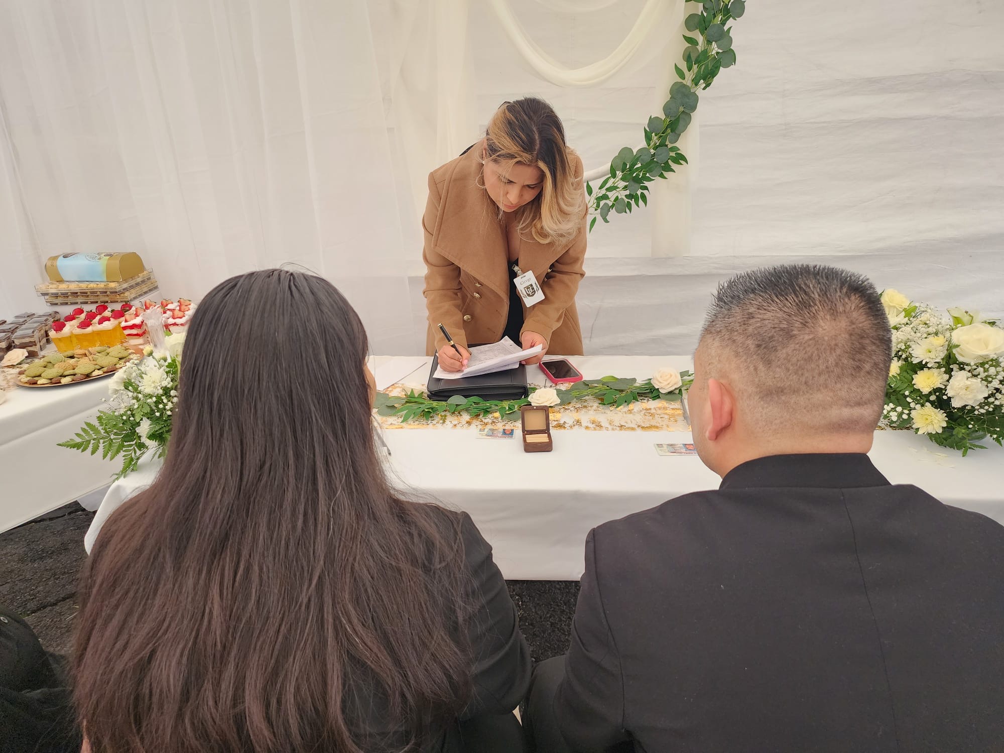 Firma y certificación legal del acta de matrimonio